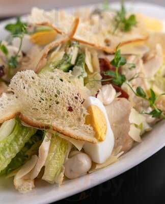 ‪the Hills Pool Bar & Lounge‬