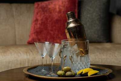 ‪the St. Regis Bar‬