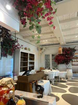 ‪piatti By The Beach‬