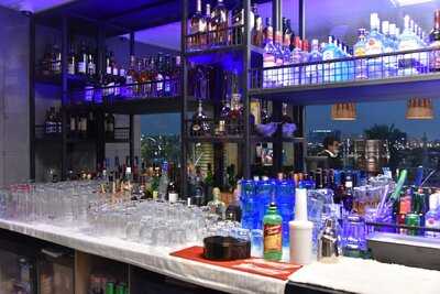 ‪ascent The Rooftop Lounge‬