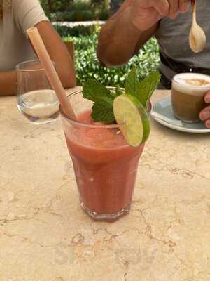 ‪brunch & Cake Jumeirah Islands‬