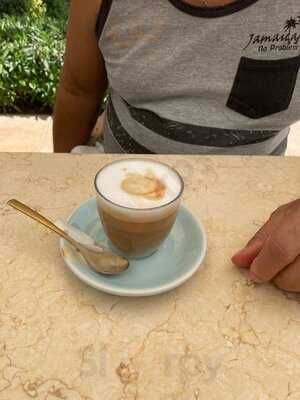 ‪brunch & Cake Jumeirah Islands‬