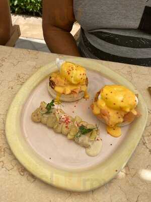 ‪brunch & Cake Jumeirah Islands‬