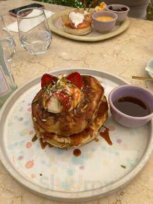 ‪brunch & Cake Jumeirah Islands‬