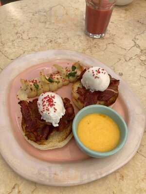 ‪brunch & Cake Jumeirah Islands‬