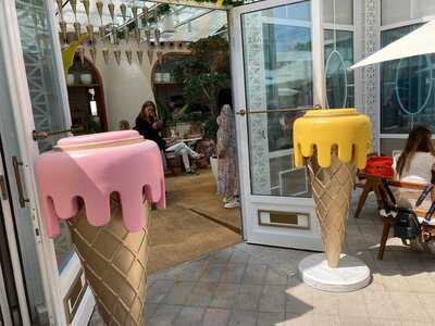 ‪brunch & Cake Jumeirah Islands‬