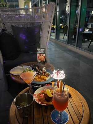 ‪pavilion Sports Lounge‬