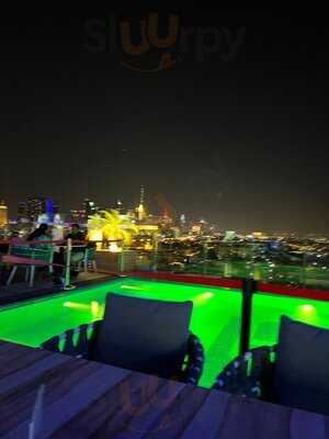 ‪high Note Pool And Sky Lounge‬