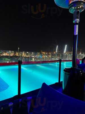 ‪high Note Pool And Sky Lounge‬