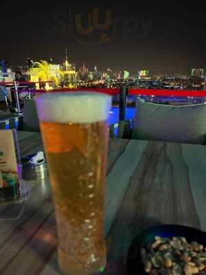 ‪high Note Pool And Sky Lounge‬