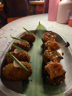 ‪lolita Pool Bar & Lounge‬