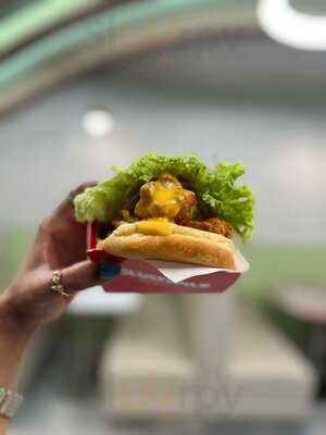 ‪glÜckspilz - The Pointe‬