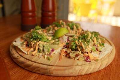 ‪little Neighborhood, Golden Mile‬