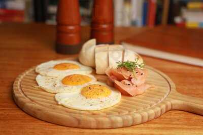 ‪little Neighborhood, Golden Mile‬