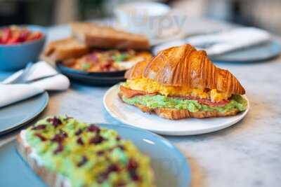 ‪the Lighthouse Palm Jumeirah‬