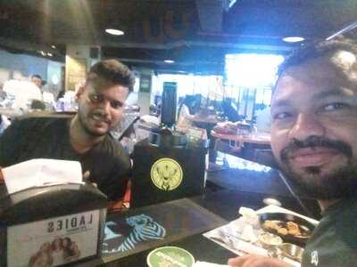 ‪buffalo Wings & Rings - Jlt‬