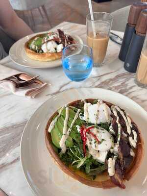 ‪risen Cafe And Artisanal Bakery - Dubai Marina‬