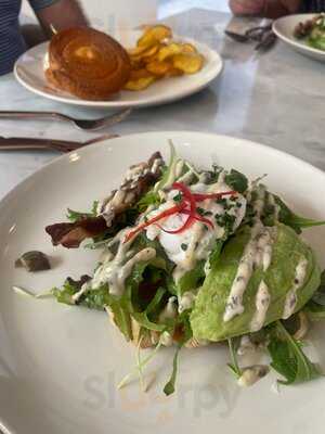 ‪risen Cafe And Artisanal Bakery - Dubai Marina‬