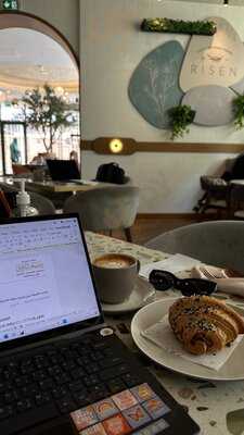 ‪risen Cafe And Artisanal Bakery - Dubai Marina‬
