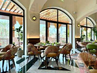 ‪al Nafoorah - Jumeirah Al Qasr‬