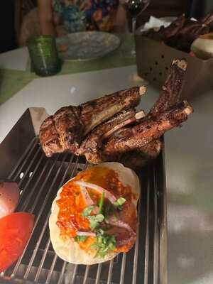 ‪al Nafoorah - Jumeirah Al Qasr‬