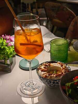 ‪al Nafoorah - Jumeirah Al Qasr‬