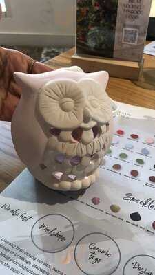 ‪ceramic Corner Cafe‬