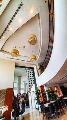 الشوكة الذهبية المركز التجاري