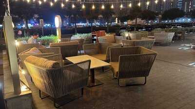 الشوكة الذهبية المركز التجاري