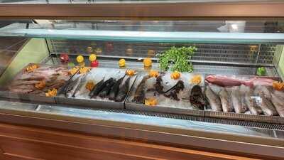 الشوكة الذهبية المركز التجاري