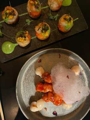 ‪demon Duck By Alvin Leung‬