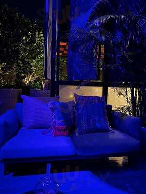 ‪demon Duck By Alvin Leung‬