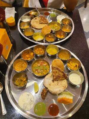 ‪raj Mahal Restaurant‬