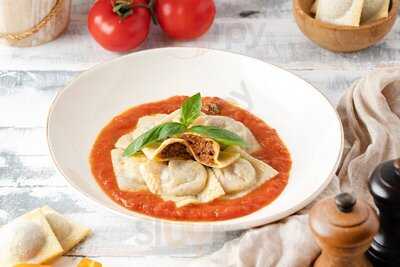 ‪casa Della Pasta - Circle Mall‬