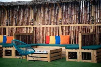 ‪pele Pool Bar & Social Hub‬