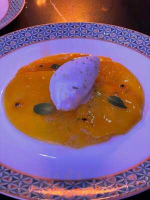 ‪vaga Restaurant & Bar Lounge‬