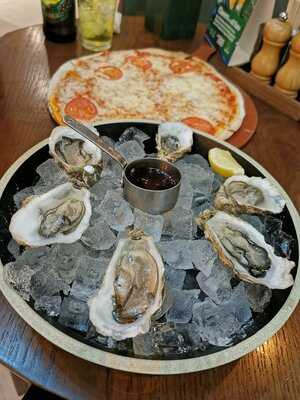 ‪crafty Fox Gastropub & Sports Bar‬