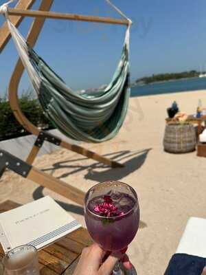 ‪peaches & Cream Beach Restaurant‬