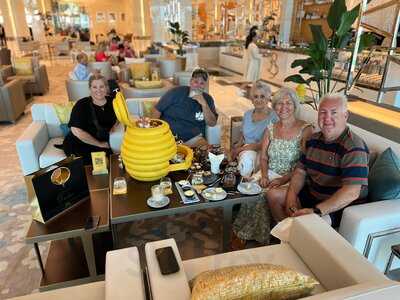 ‪socialbee Lobby Lounge‬