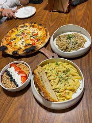 ‪unwind Speciality Boardgame Cafe‬