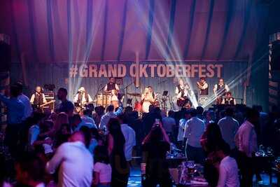 ‪grand Oktoberfest Tent‬