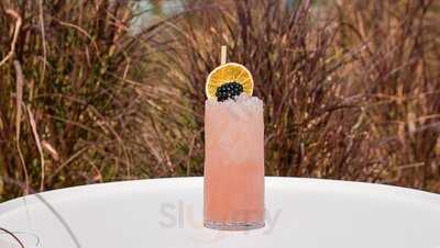 ‪myami Pool Bar & Lounge‬