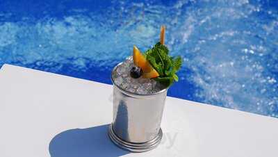 ‪myami Pool Bar & Lounge‬