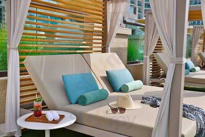 ‪myami Pool Bar & Lounge‬