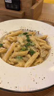 ‪h2o Cafe And Restaurant‬