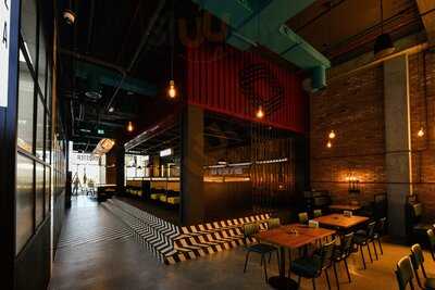 ‪roadster Diner‬