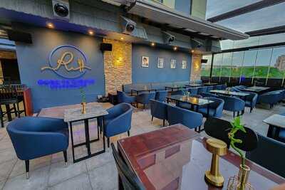 ‪rags To Riches Restaurant‬