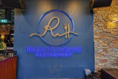 ‪rags To Riches Restaurant‬