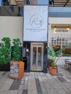‪rags To Riches Restaurant‬