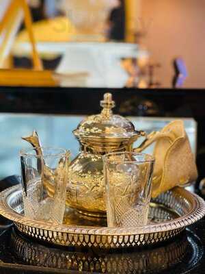 ‪lola's Restaurant‬